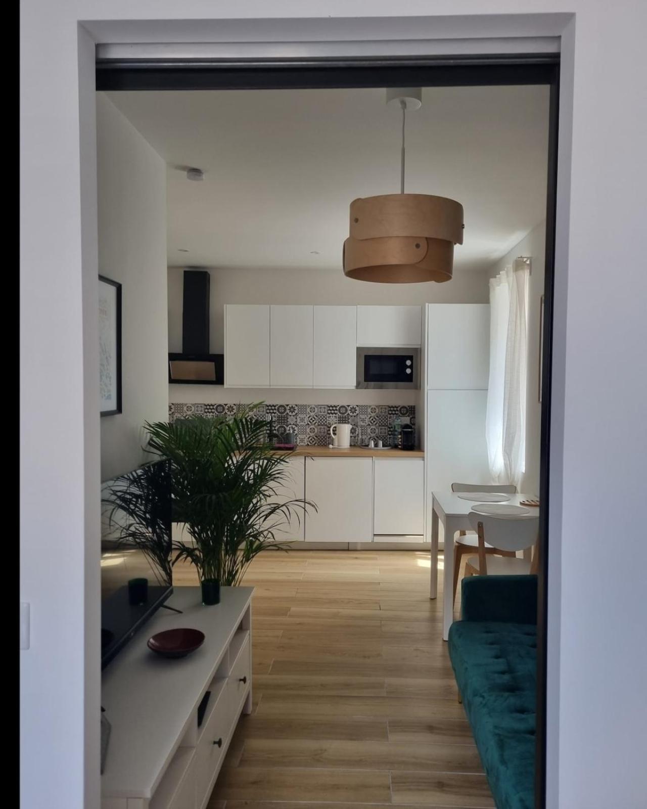 06An - Beautiful Apartment In The Heart Of Old 昂蒂布 外观 照片